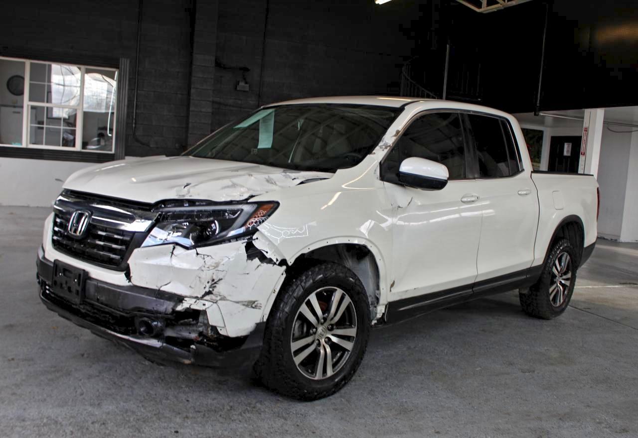2017 Honda Ridgeline Rts - Image 2