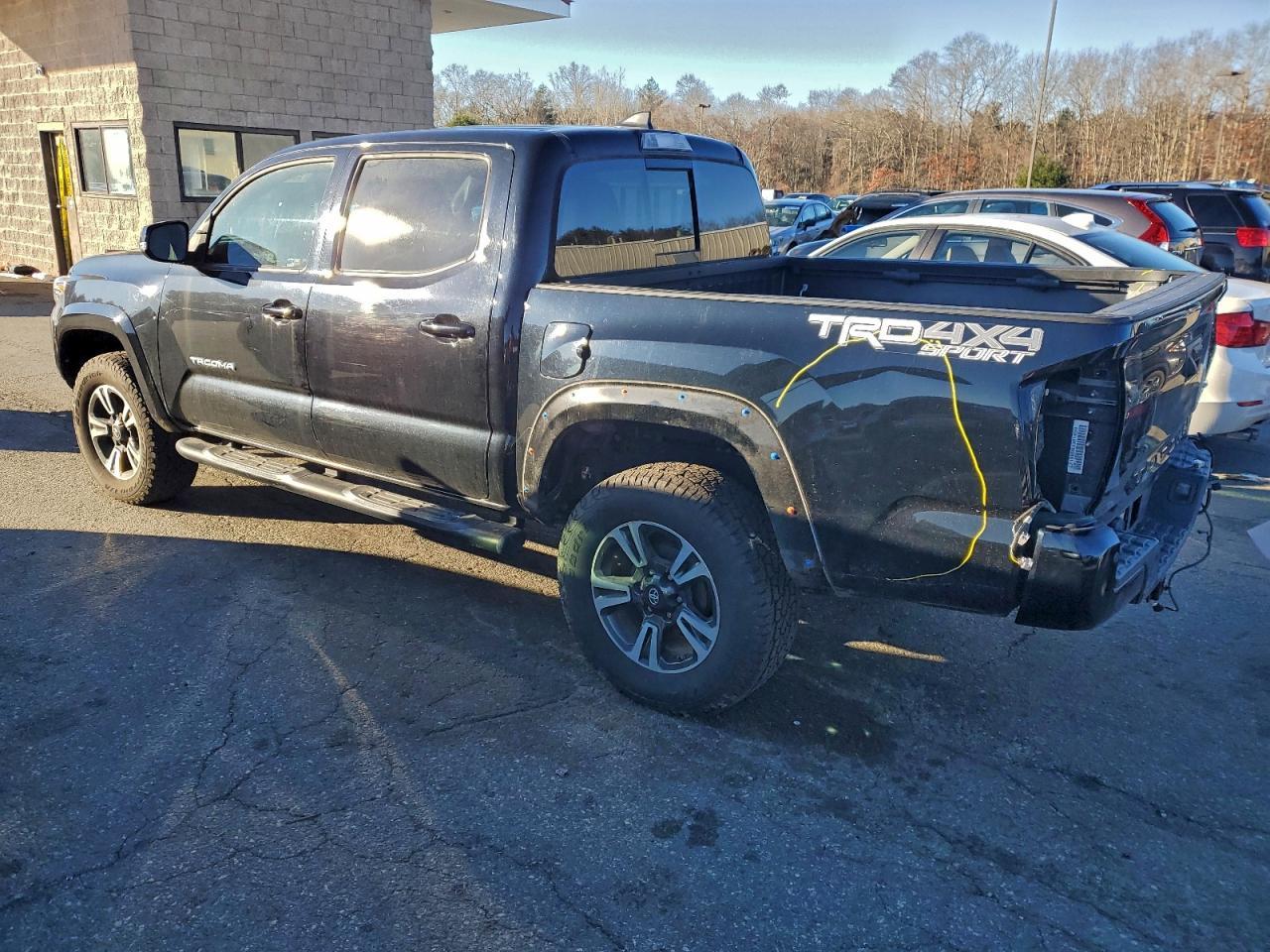 2018 Toyota Tacoma Double Cab - Image 2
