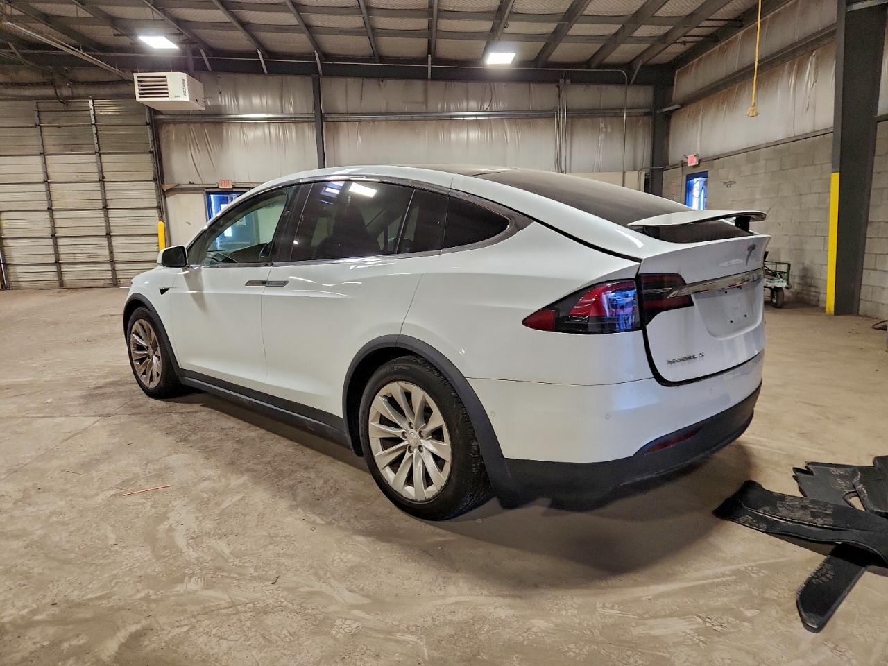 2017 Tesla Model X - Фото 2