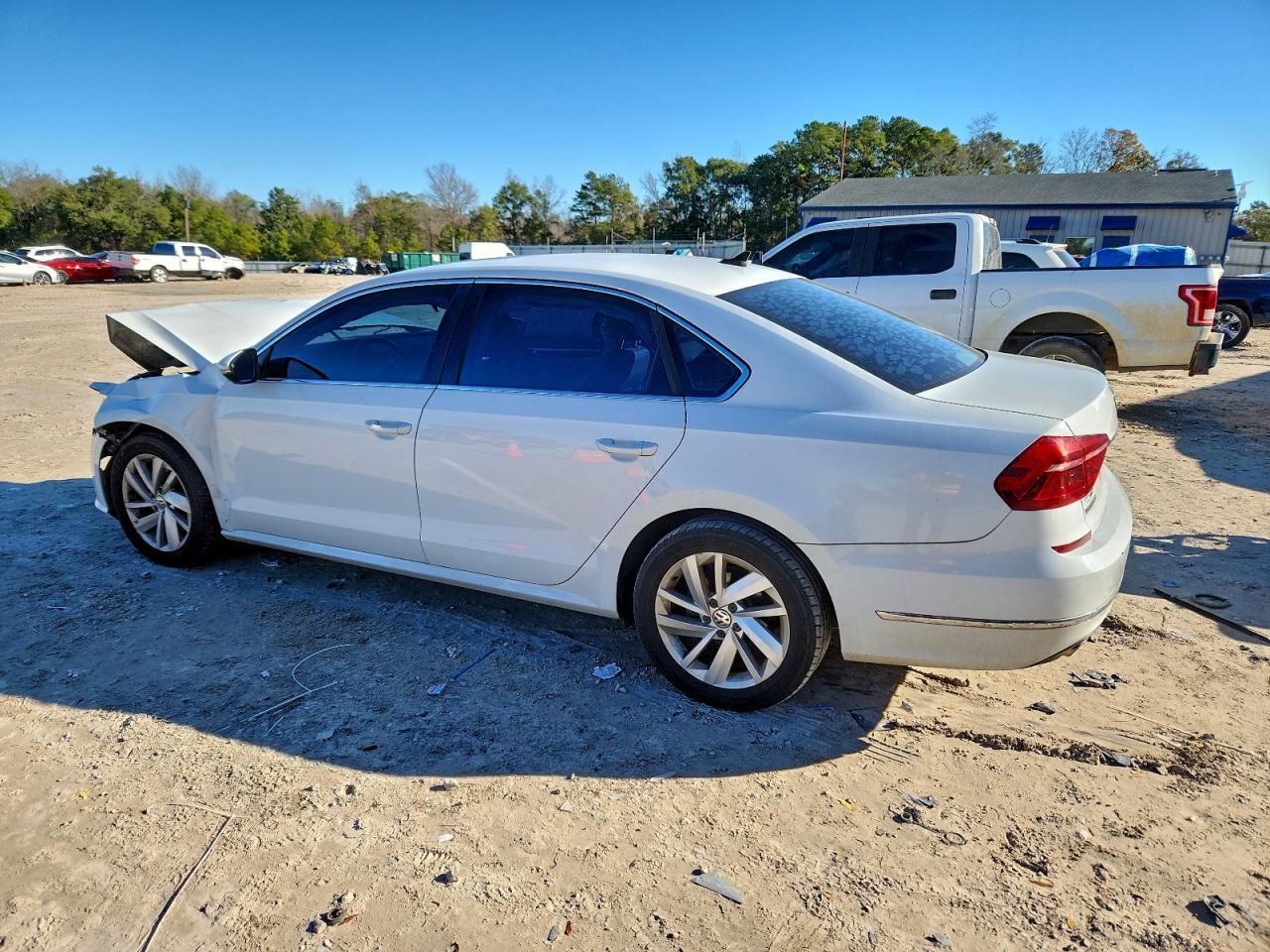 2018 Volkswagen Passat Se - Image 2