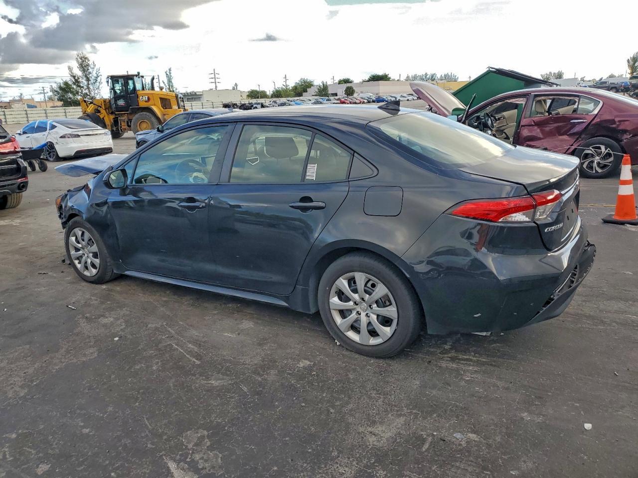 2021 Toyota Corolla Le - Фото 2
