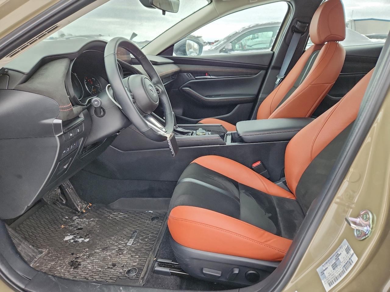2025 Mazda 3 Carbon Turbo - Image 7