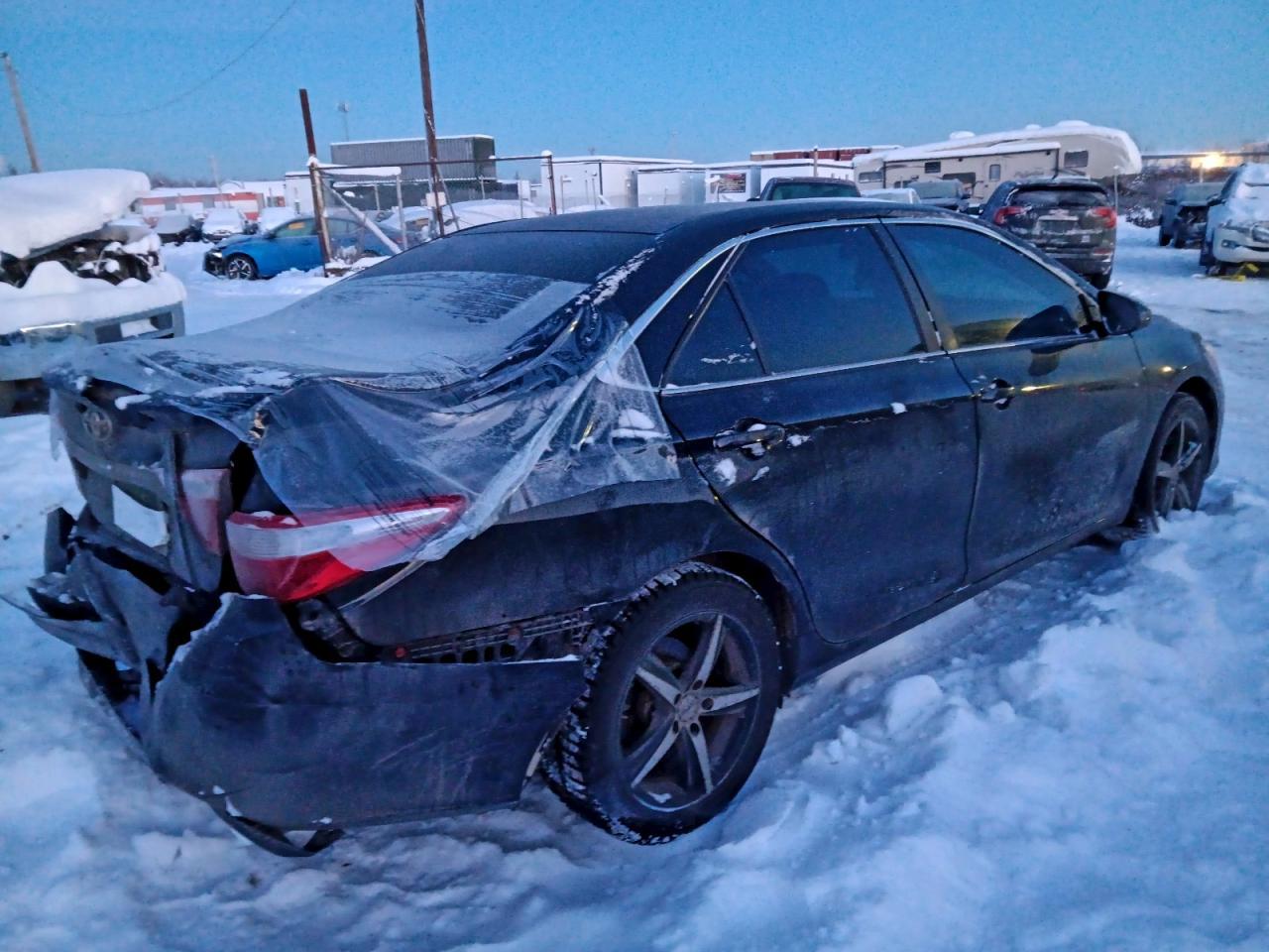2017 Toyota Camry Le - Фото 3