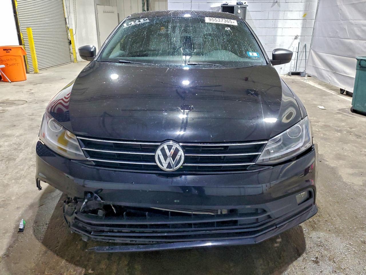 2016 Volkswagen Jetta Sport - Image 5