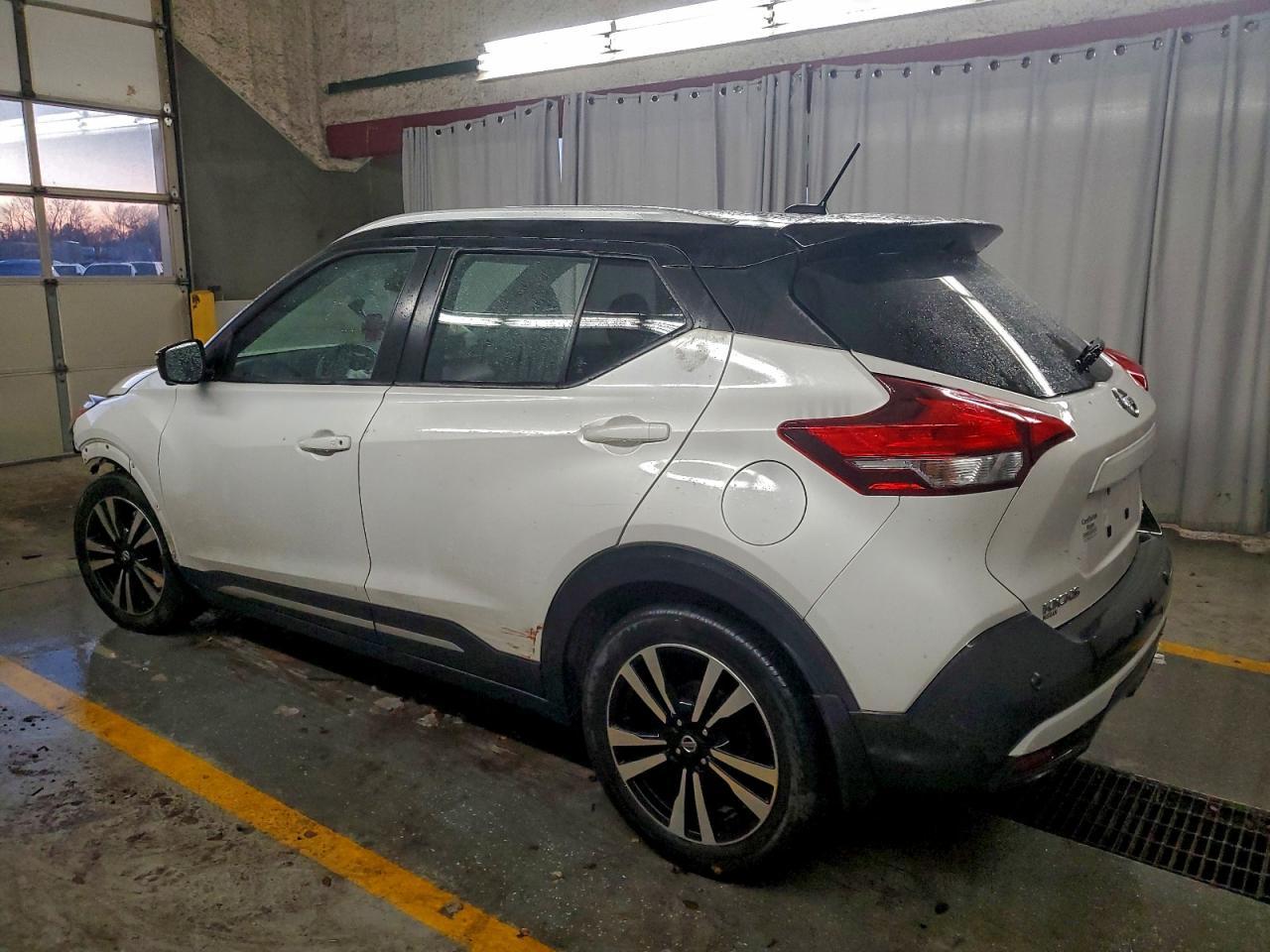 2020 Nissan Kicks Sr - Фото 2