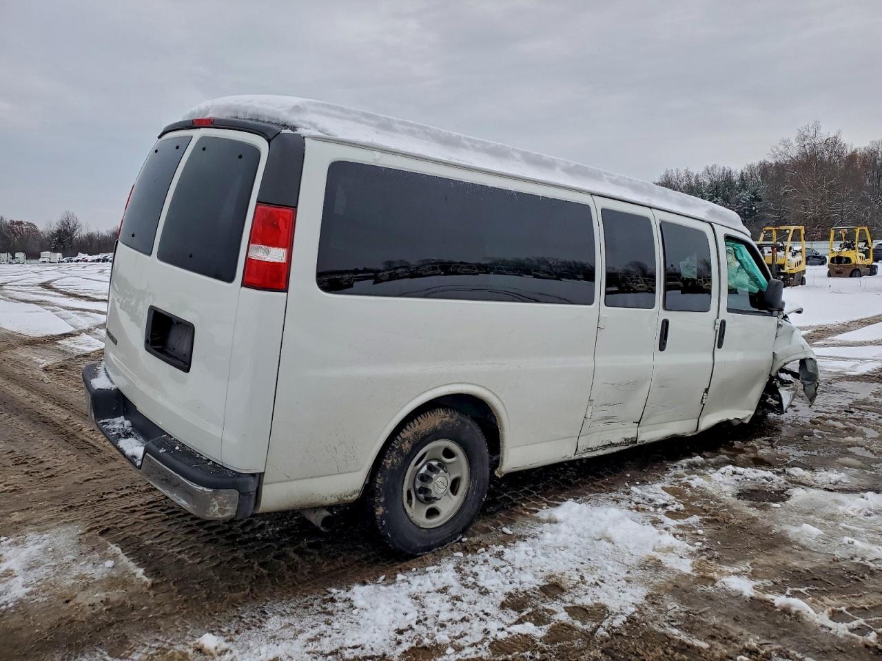 2017 Chevrolet Express G3500 Lt - Фото 3