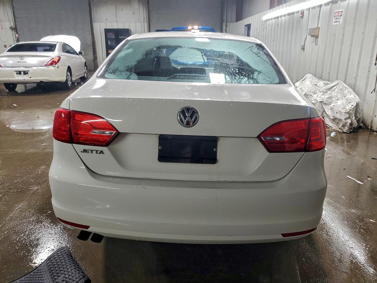 2014 Volkswagen Jetta Base - Image 6