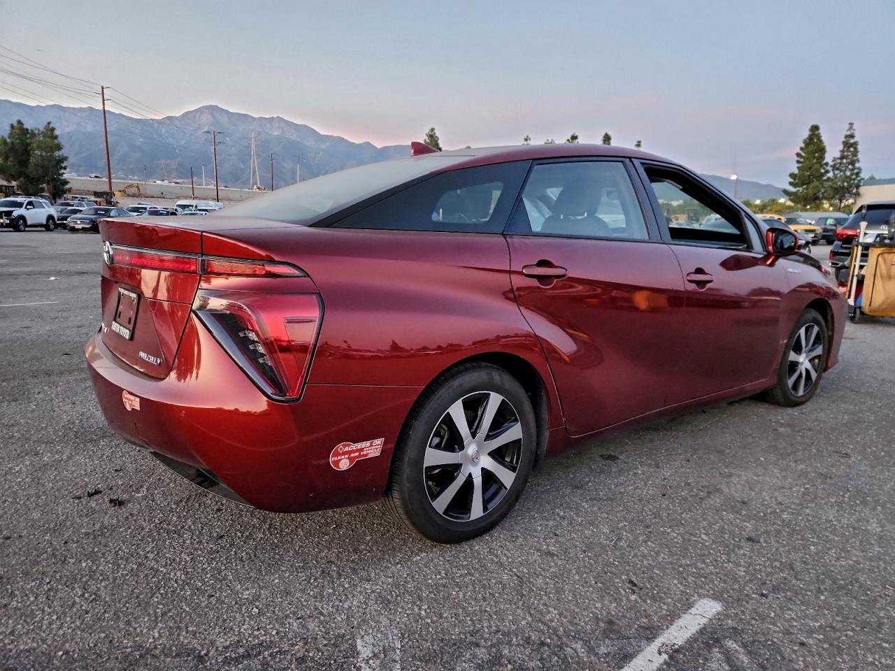 2017 Toyota Mirai Base - Image 3