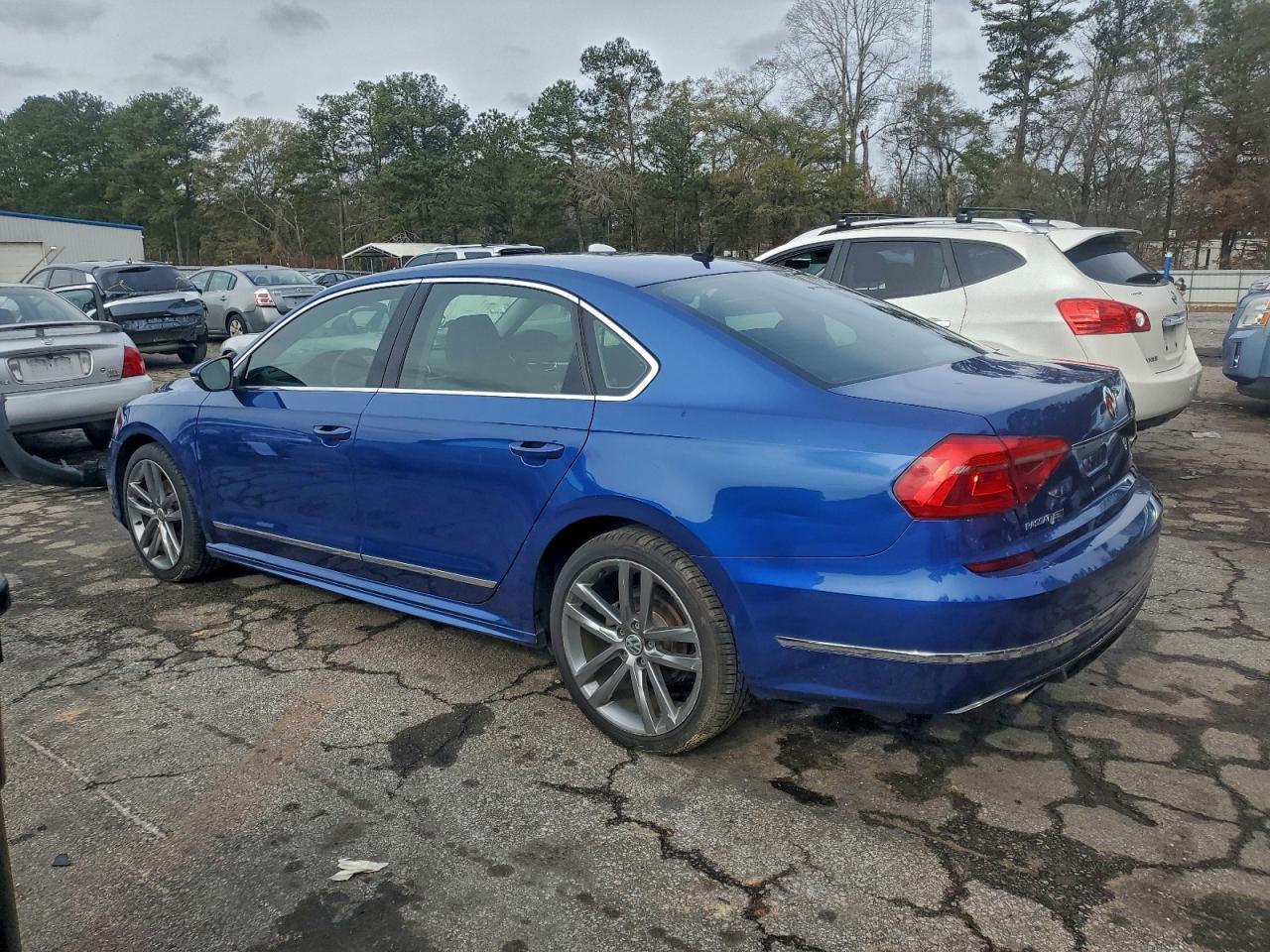 2016 Volkswagen Passat S - Фото 2