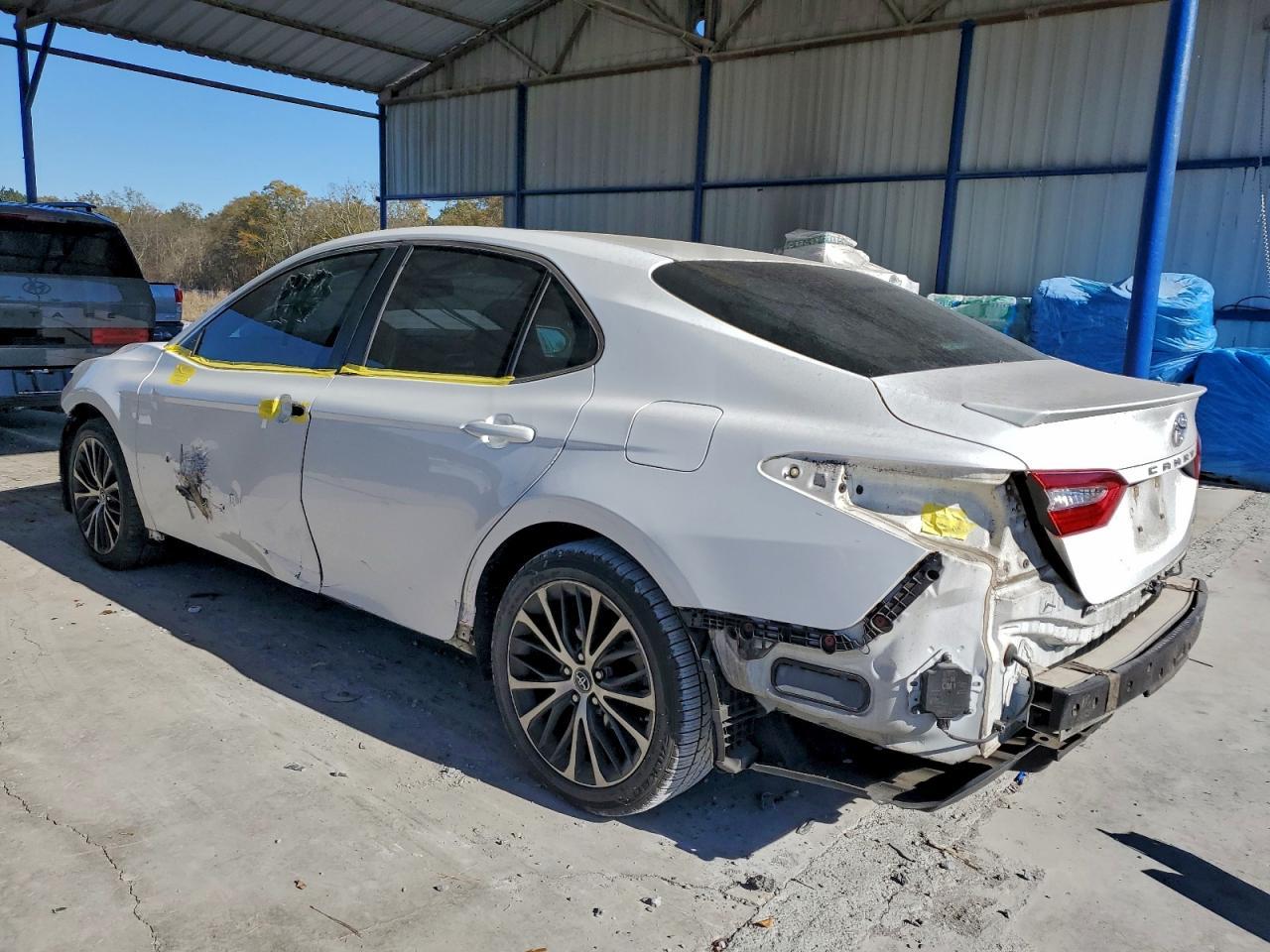 2018 Toyota Camry L - Image 2
