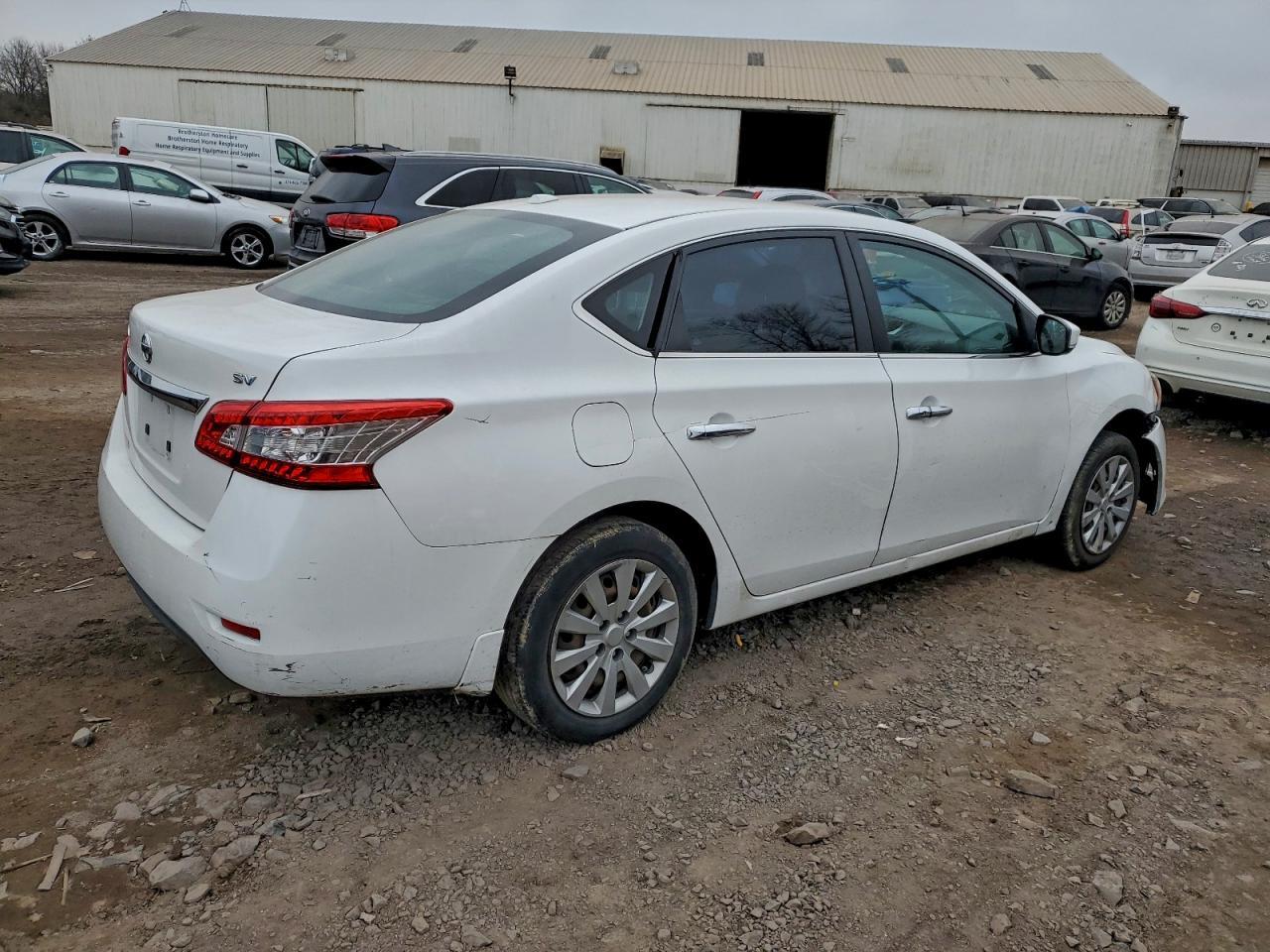 2015 Nissan Sentra S - Фото 3