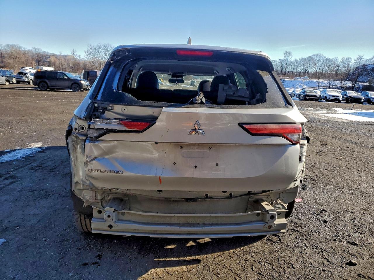 2022 Mitsubishi Outlander Se - Фото 6