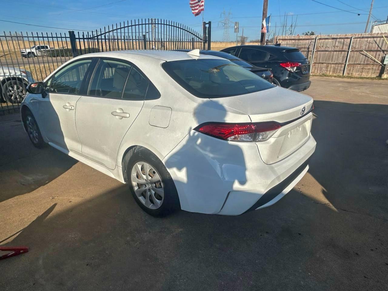 2020 Toyota Corolla Le - Фото 3