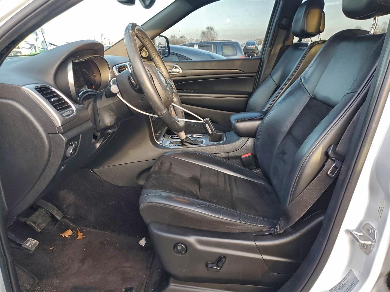 2017 Jeep Grand Cherokee Laredo - Image 7