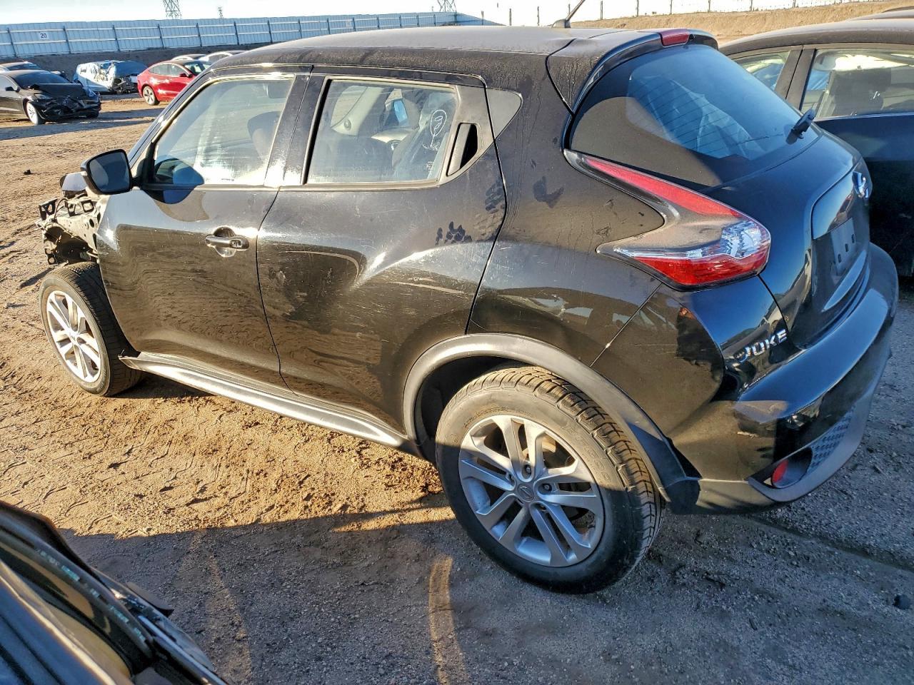 2017 Nissan Juke S - Фото 2