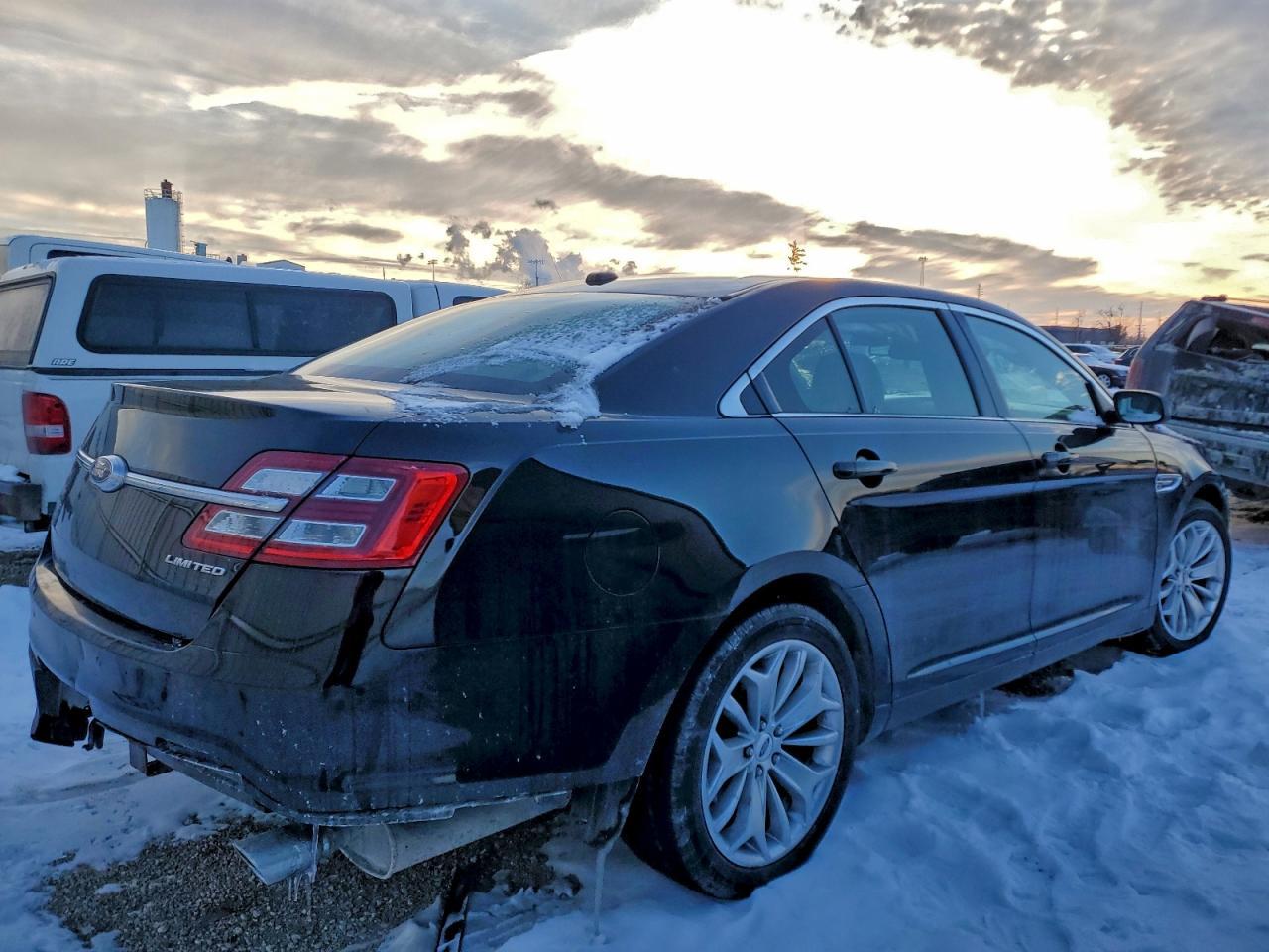 2018 Ford Taurus Limited - Image 3