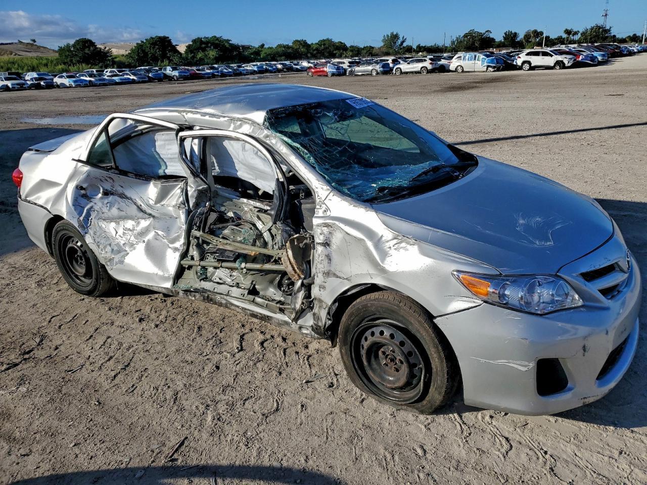 2013 Toyota Corolla Base - Фото 4