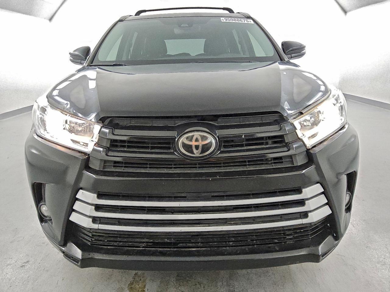 2018 Toyota Highlander Se - Image 5