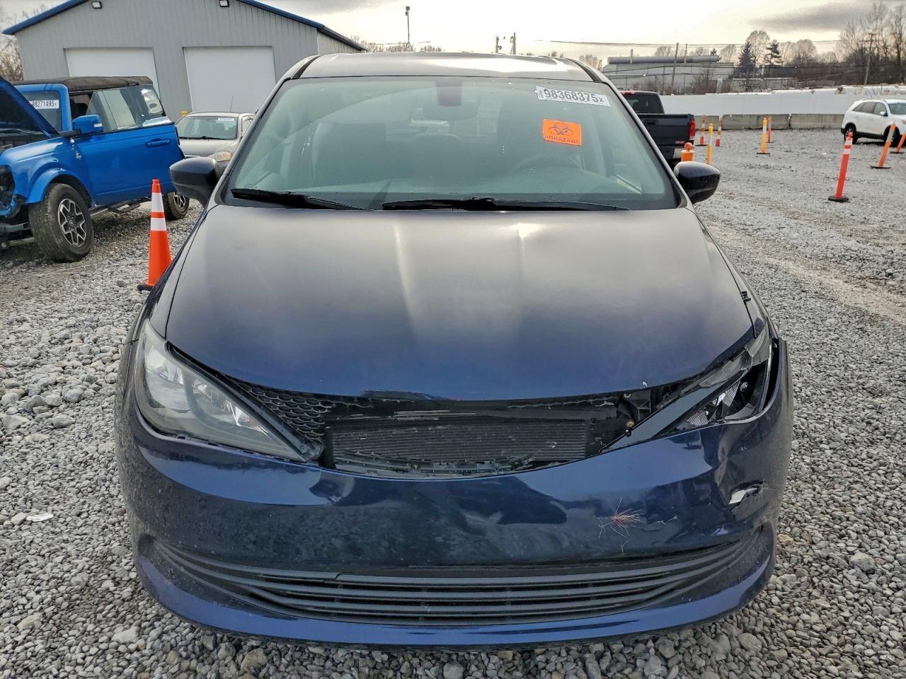 2017 Chrysler Pacifica Lx - Image 5