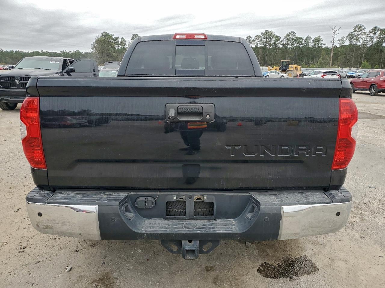 2014 Toyota Tundra Double Cab Limited - Image 6