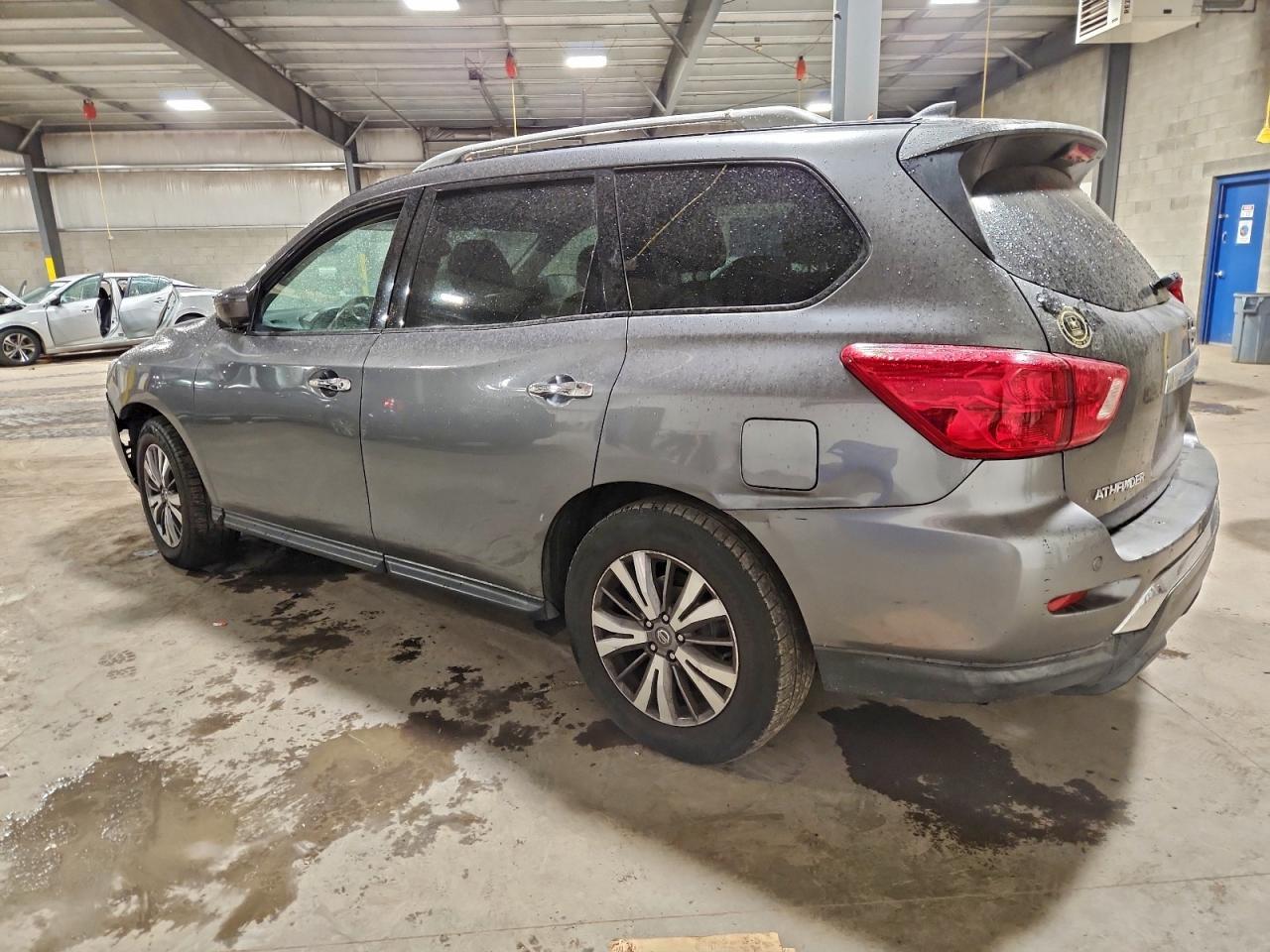 2020 Nissan Pathfinder Sl - Image 2