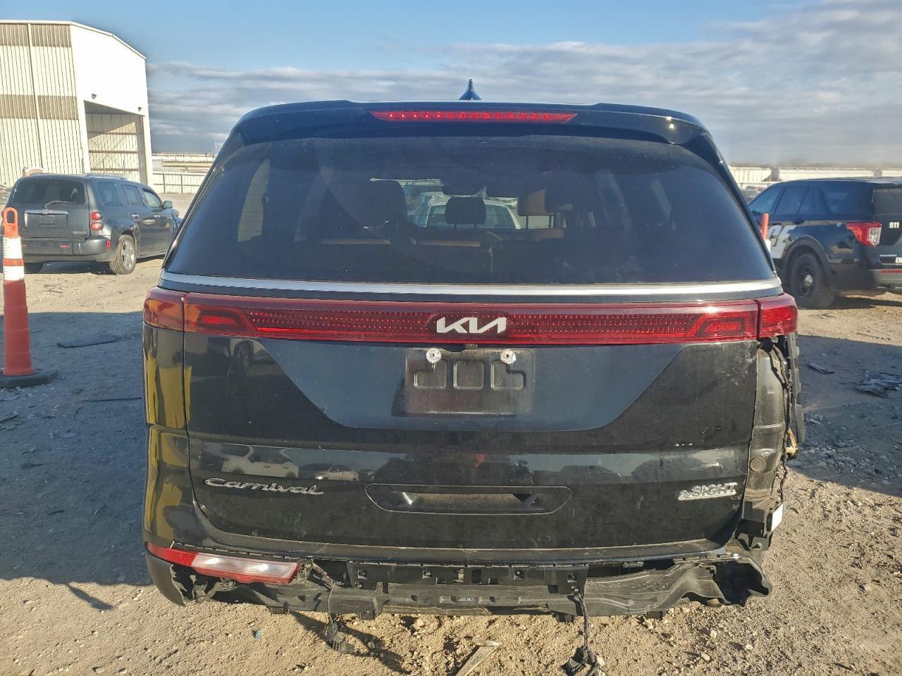 2022 Kia Carnival Lx - Фото 6
