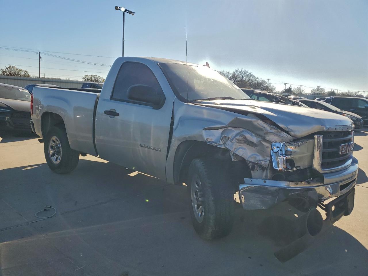 2010 GMC Sierra C1500 - Image 4