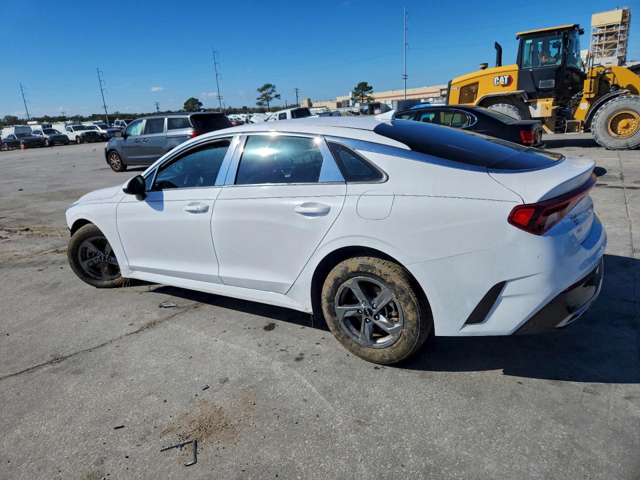 2023 Kia K5 Lxs - Фото 2