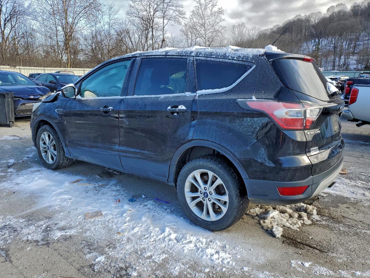 2017 Ford Escape Se - Фото 2