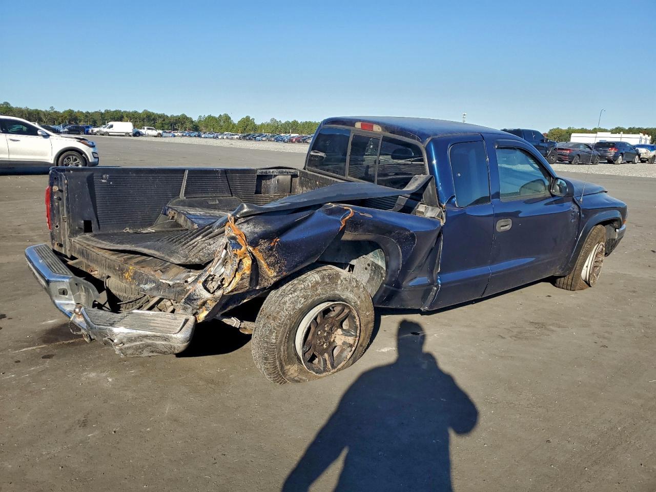 2004 Dodge Dakota - Image 3