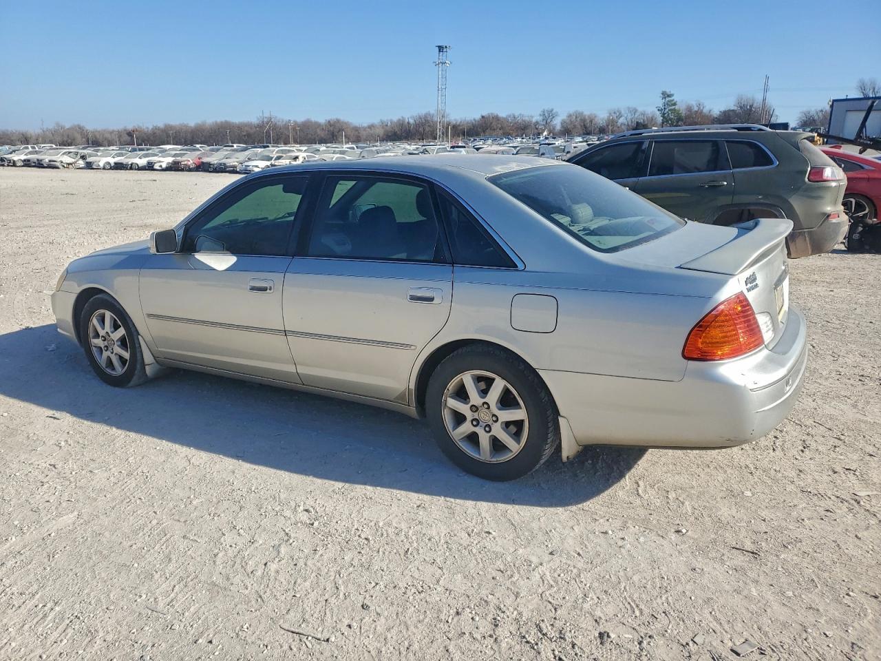 2002 Toyota Avalon Xl - Image 2