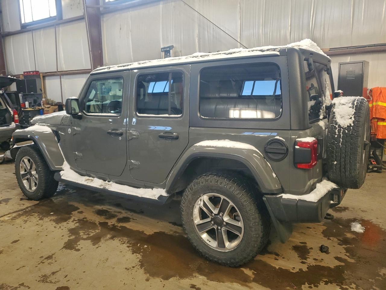 2020 Jeep Wrangler Unlimited Sahara - Фото 2