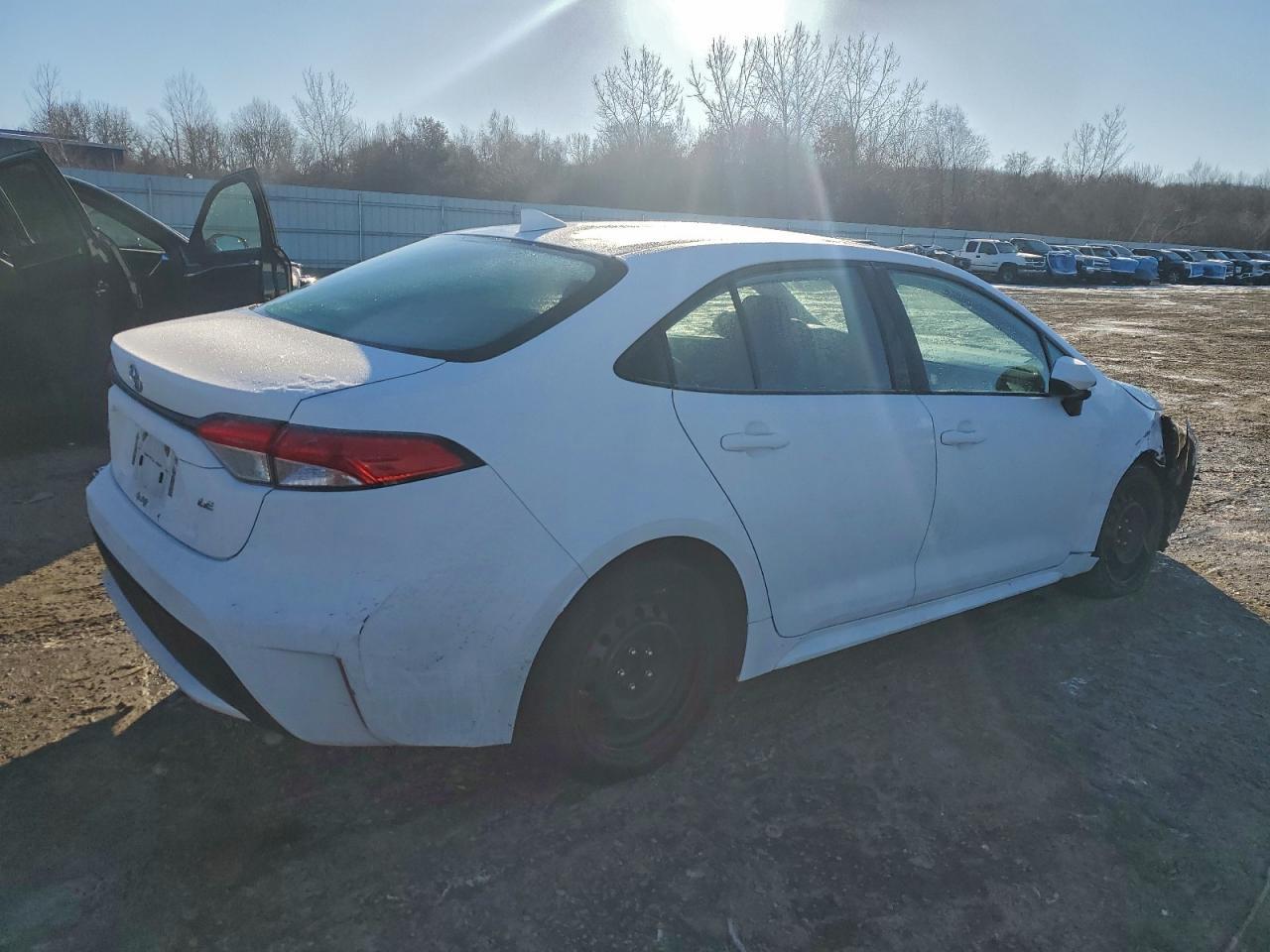 2020 Toyota Corolla Le - Фото 3