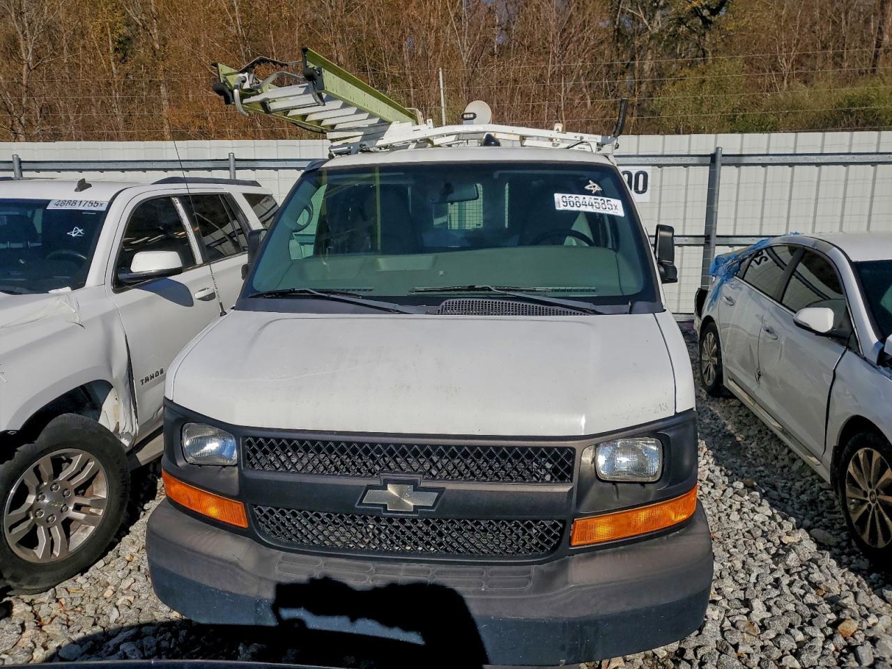 2013 Chevrolet Express G2500 - Image 5