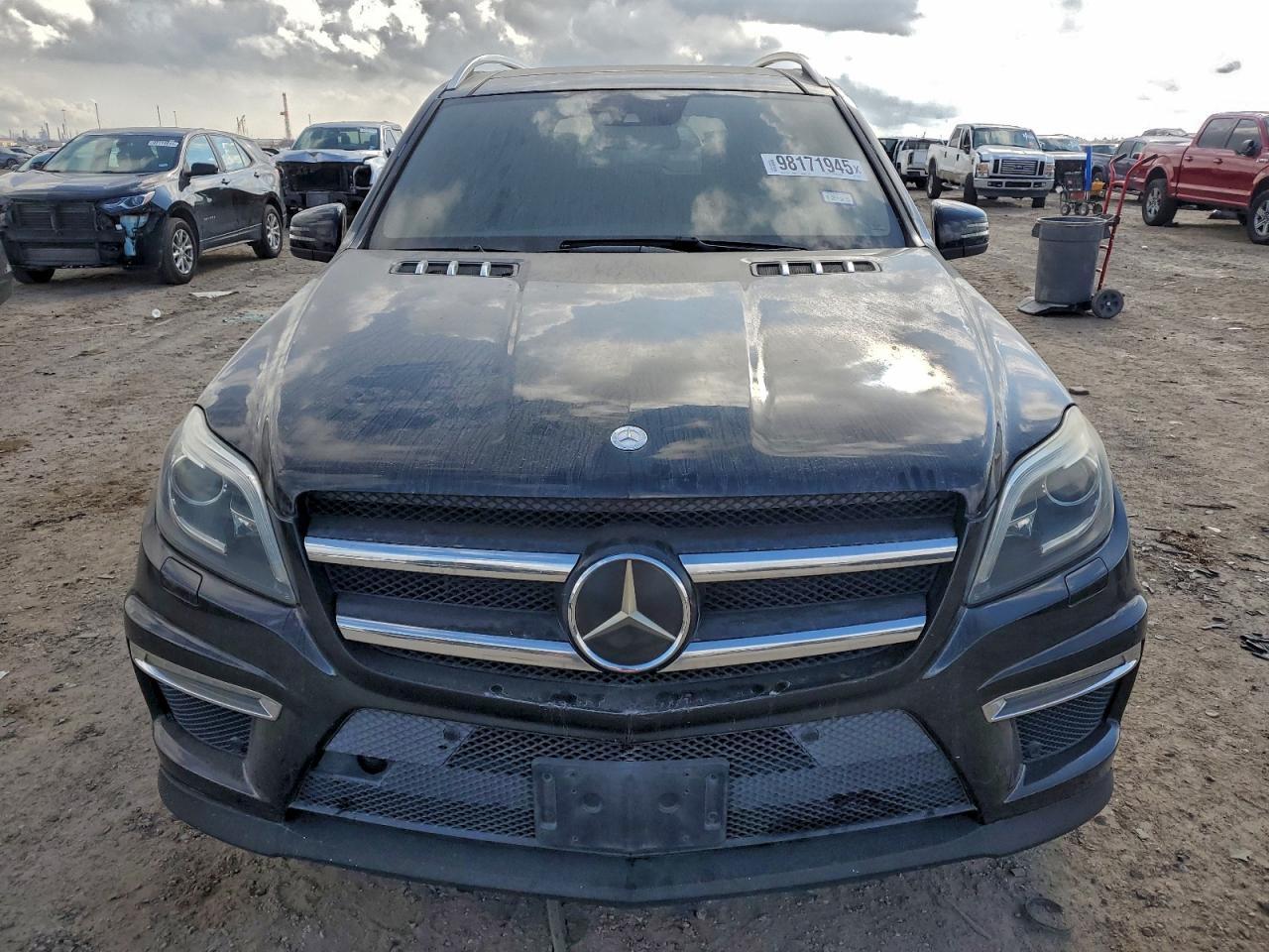 2013 Mercedes-Benz Gl 550 4Matic - Image 5