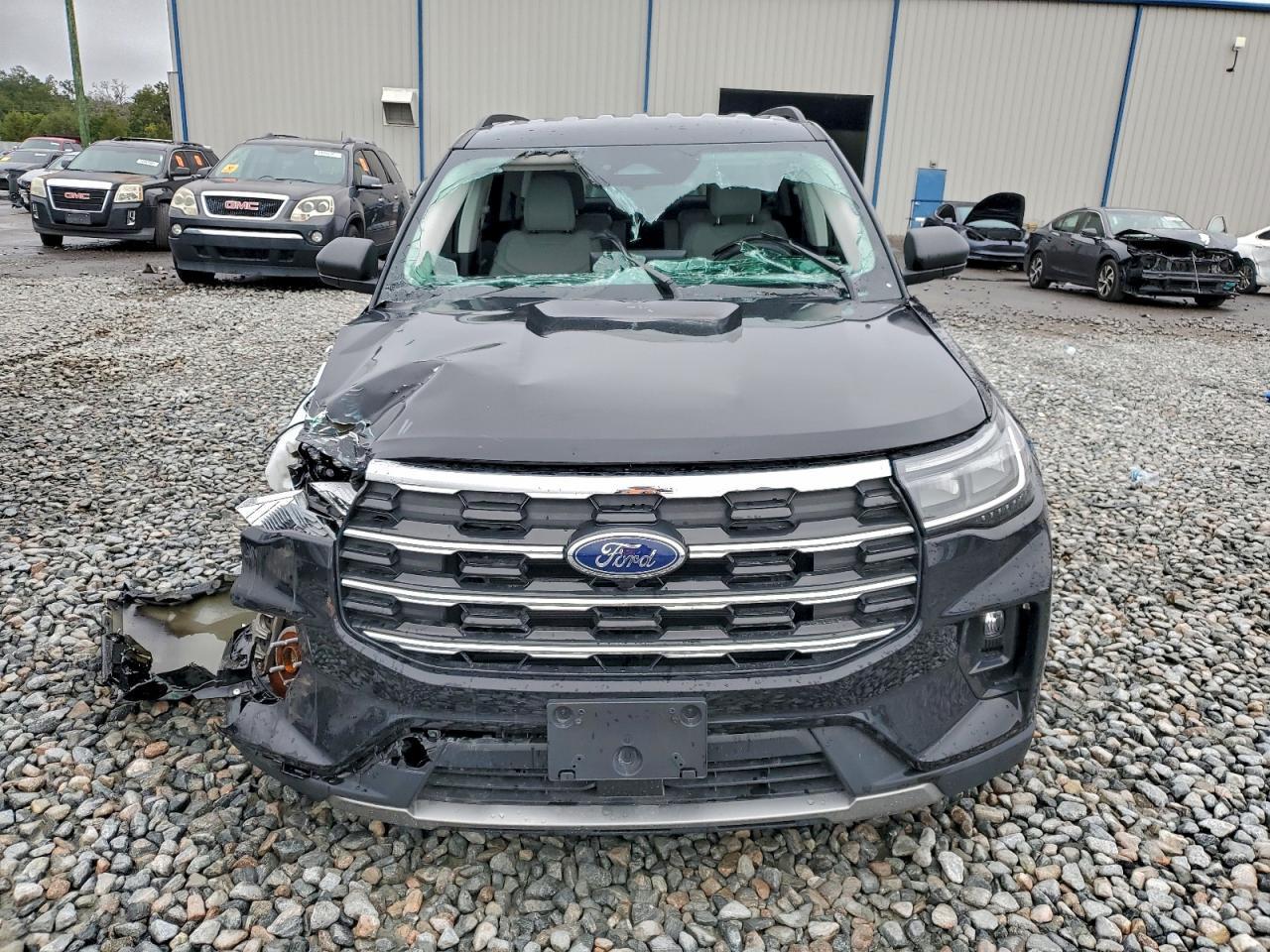 2025 Ford Explorer Active - Image 5