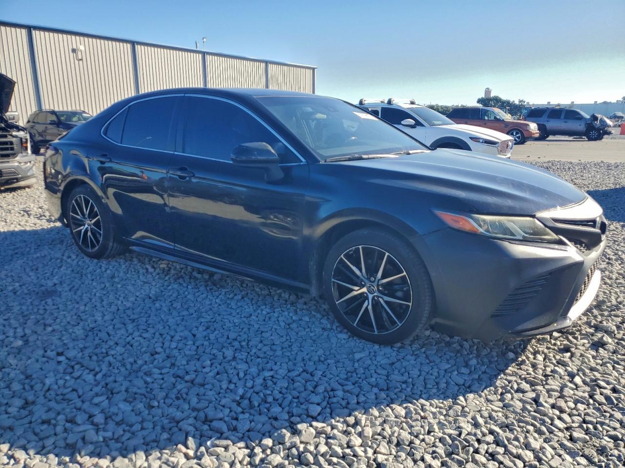 2020 Toyota Camry Se - Image 4