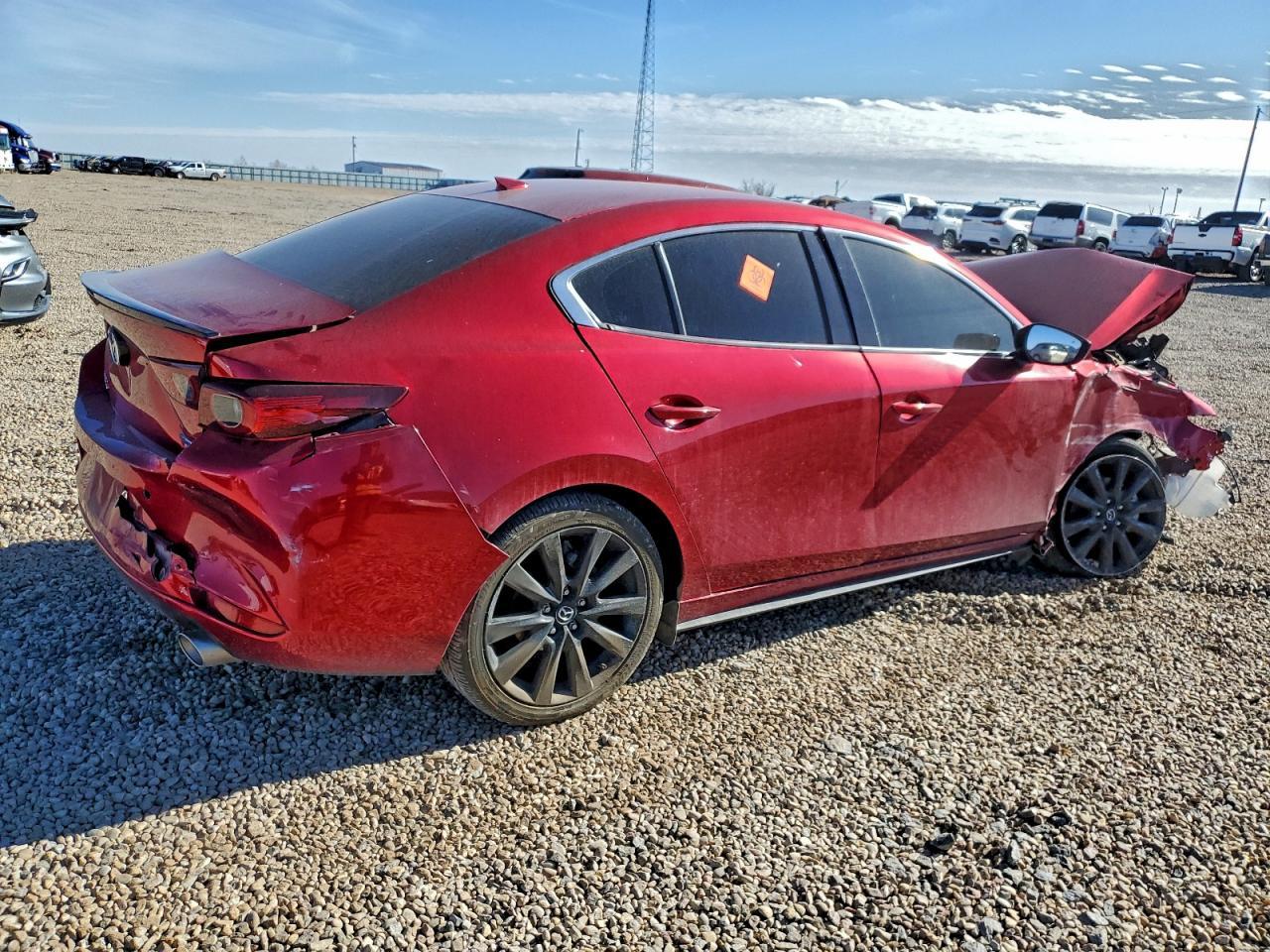 2023 Mazda 3 Premium Plus - Фото 3