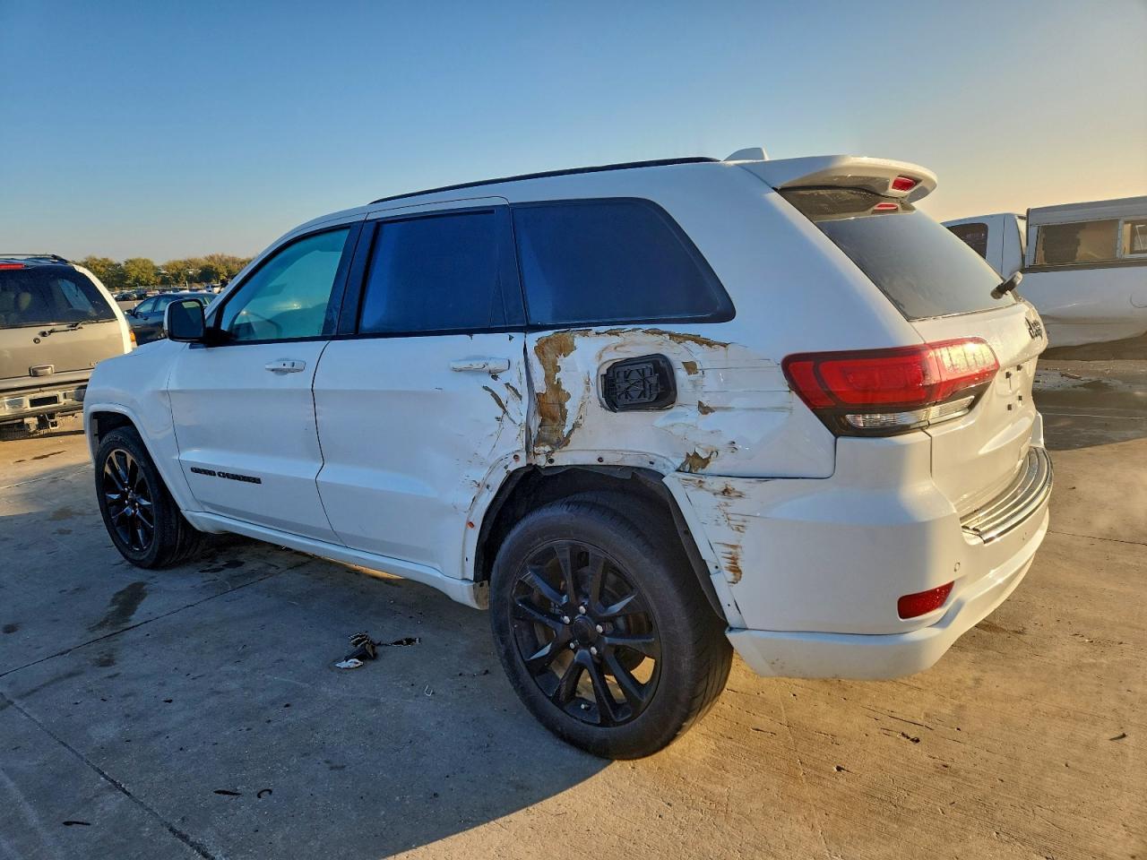 2017 Jeep Grand Cherokee Laredo - Фото 2