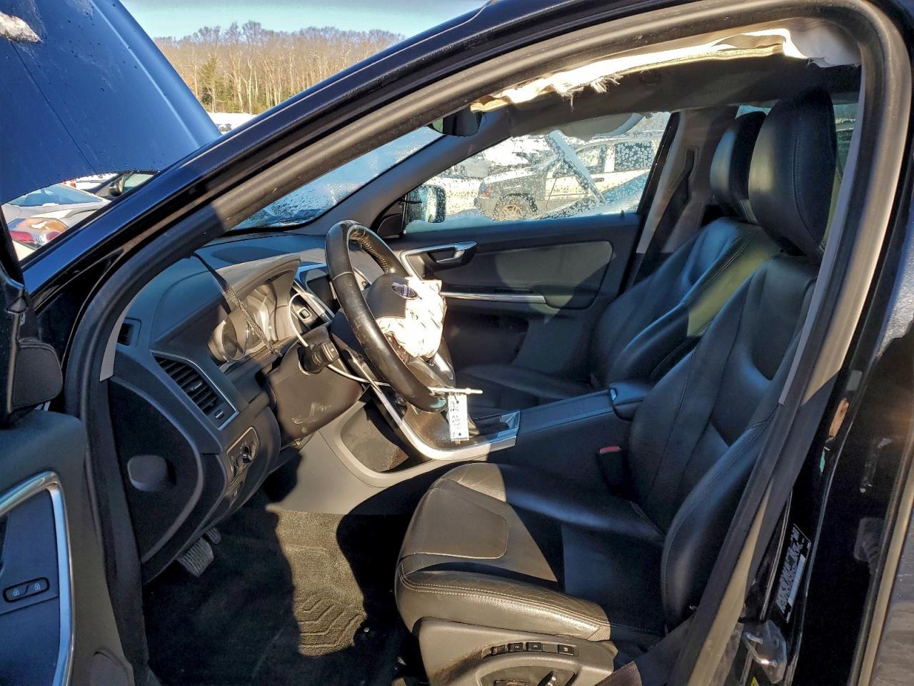 2015 Volvo Xc60 - Image 7