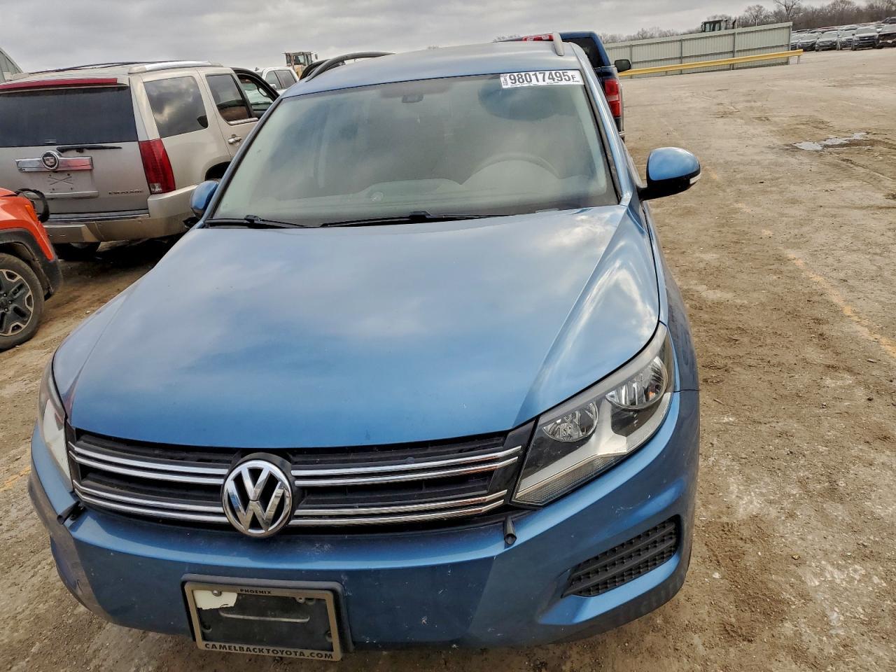 2017 Volkswagen Tiguan S - Image 5