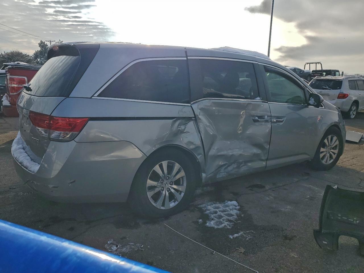 2016 Honda Odyssey Se - Image 3