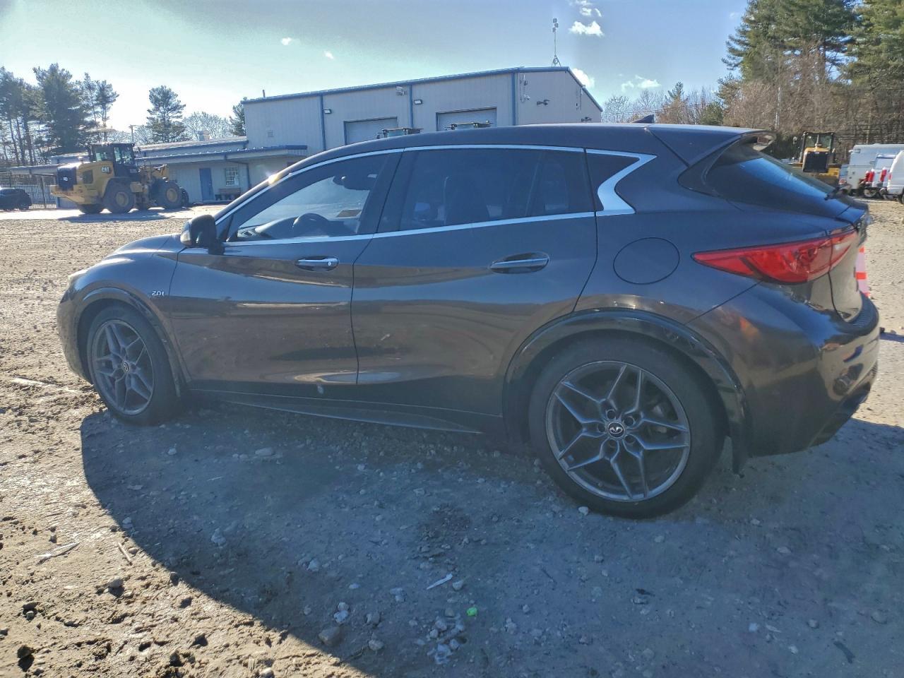 2017 Infiniti Qx30 Base - Фото 2