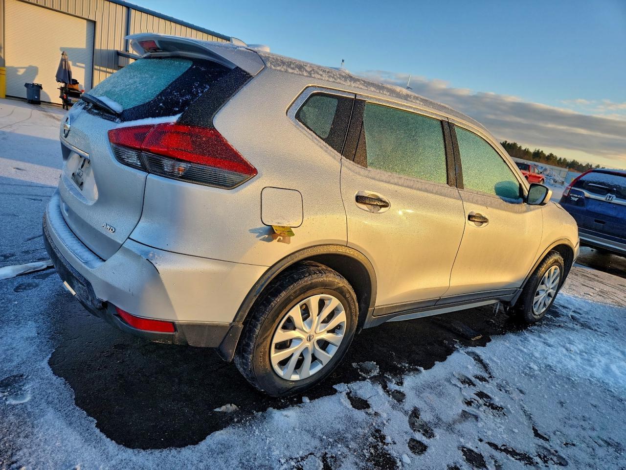 2019 Nissan Rogue S - Image 3