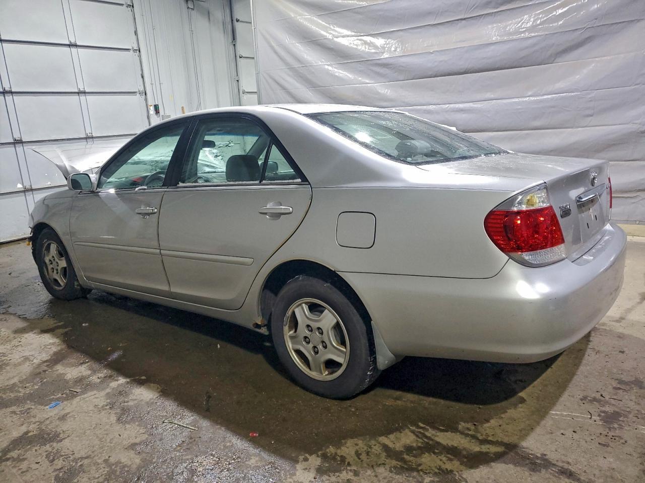 2006 Toyota Camry Le - Image 2
