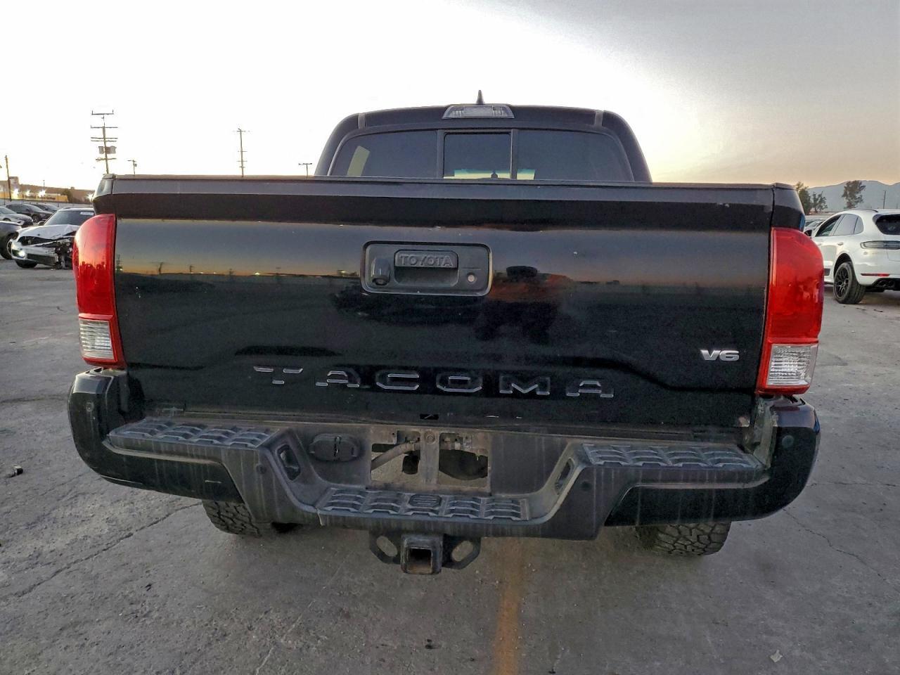 2016 Toyota Tacoma Double Cab - Фото 6