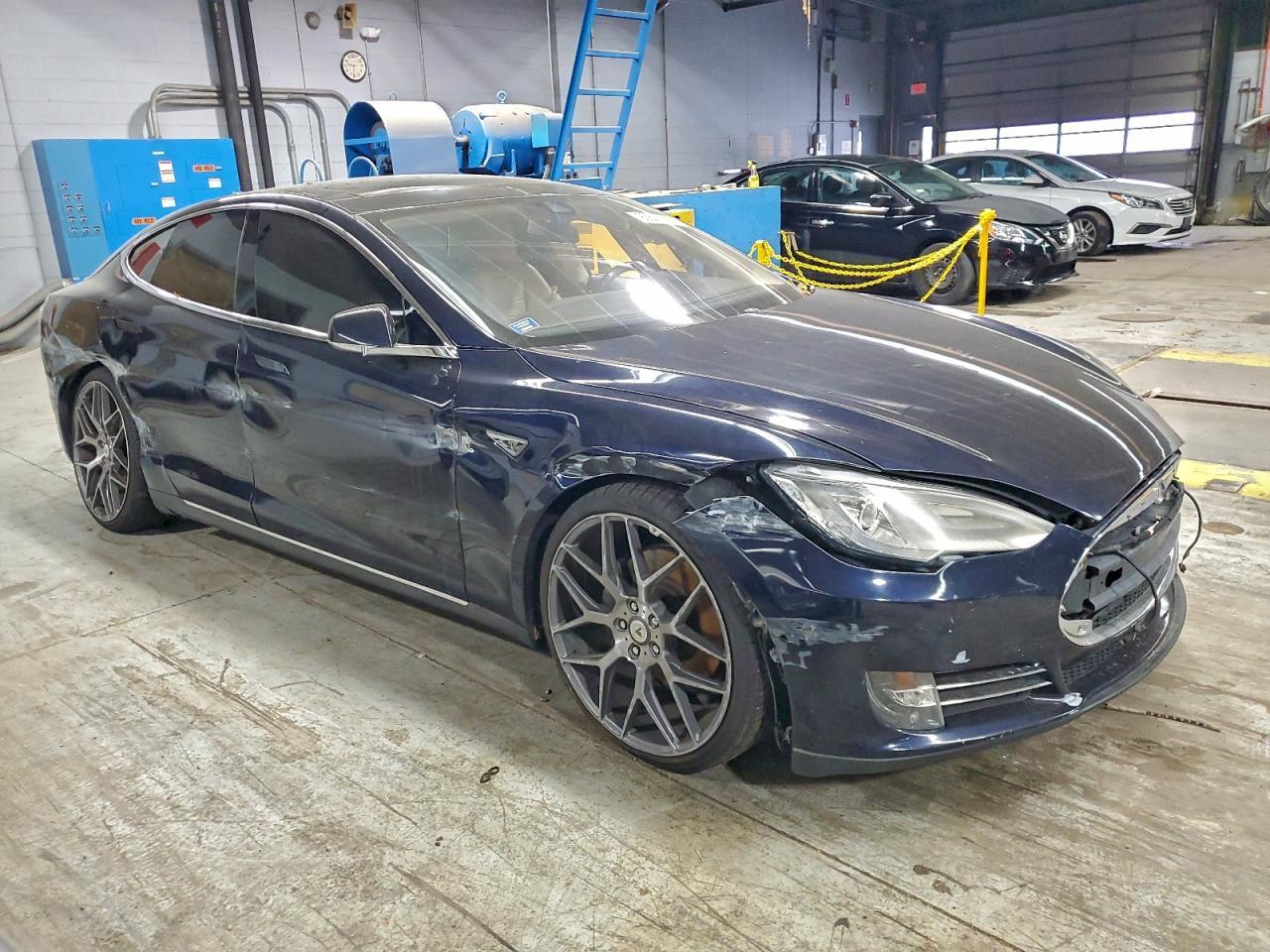 2015 Tesla Model S P85D - Фото 4