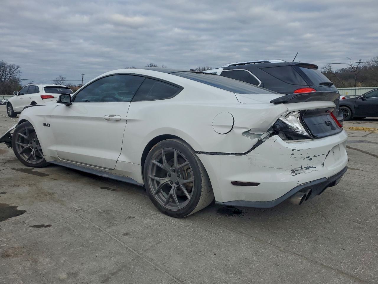 2018 Ford Mustang Gt - Фото 2