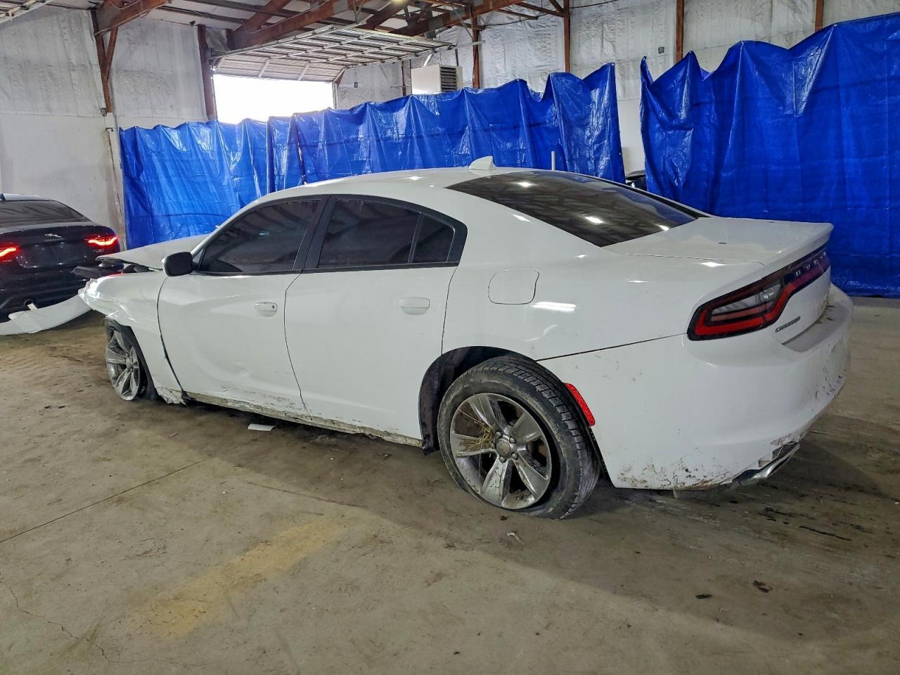 2016 Dodge Charger Sxt - Фото 2