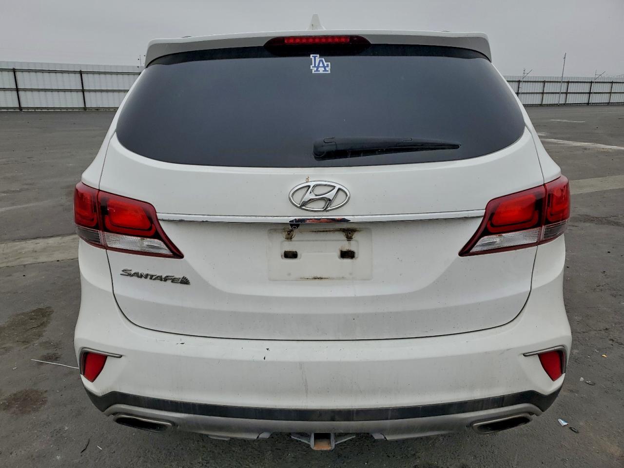 2017 Hyundai Santa Fe Se - Image 6
